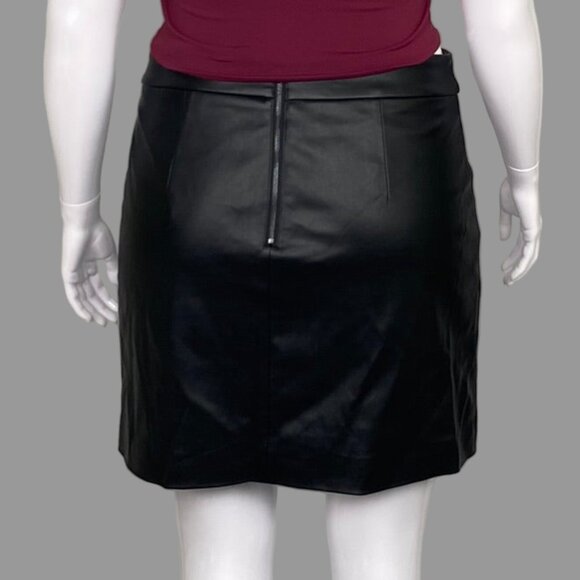RW&Co short faux leather skirt - Picture 2 of 8